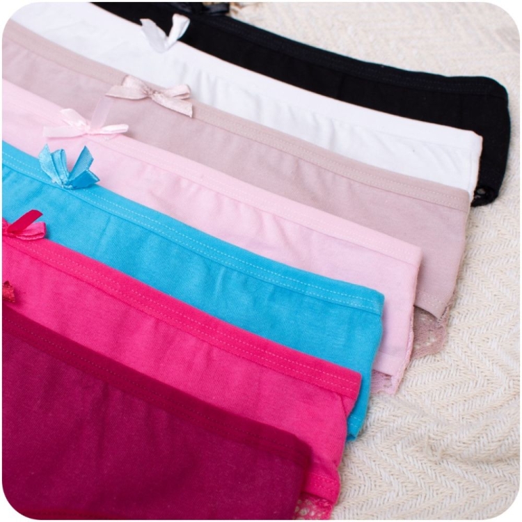 7 par Majtki damskie bawełniane z koronkowym tyłem mix kolorów