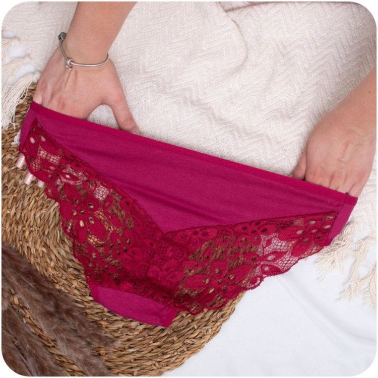 7 par Majtki damskie bawełniane z koronkowym tyłem mix kolorów