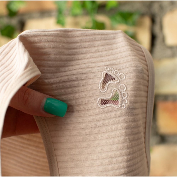 6 PAR Figi damskie w prążki z motywem łapek mix kolorów