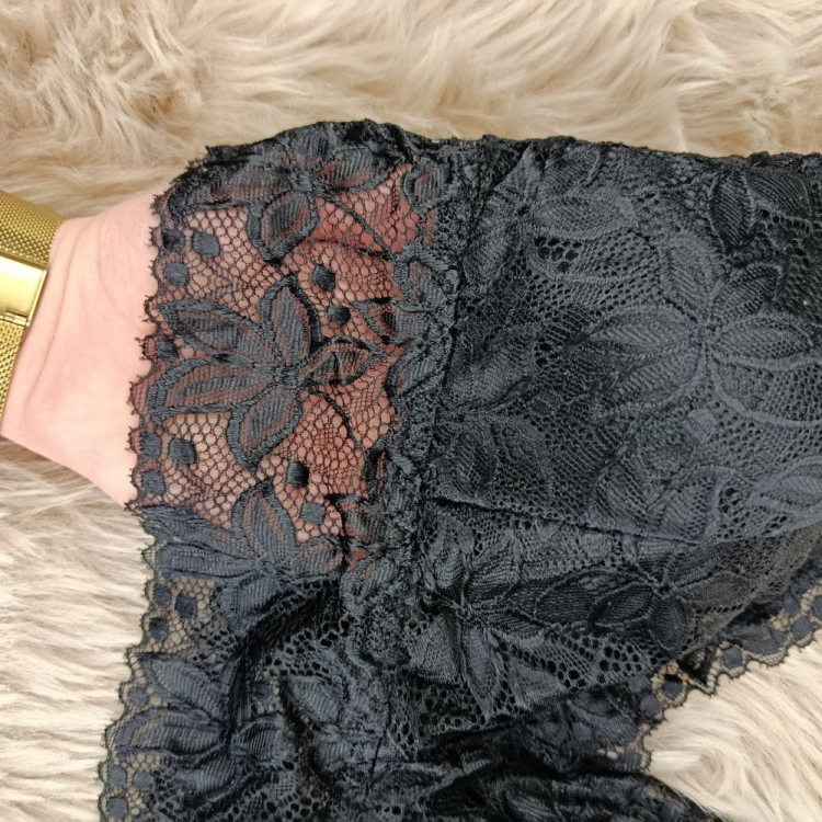 Biustonosz koronka na cienkich ramiączkach